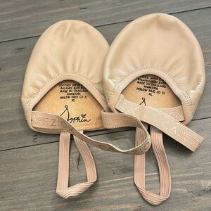 Capezio ballet toe shoes XL